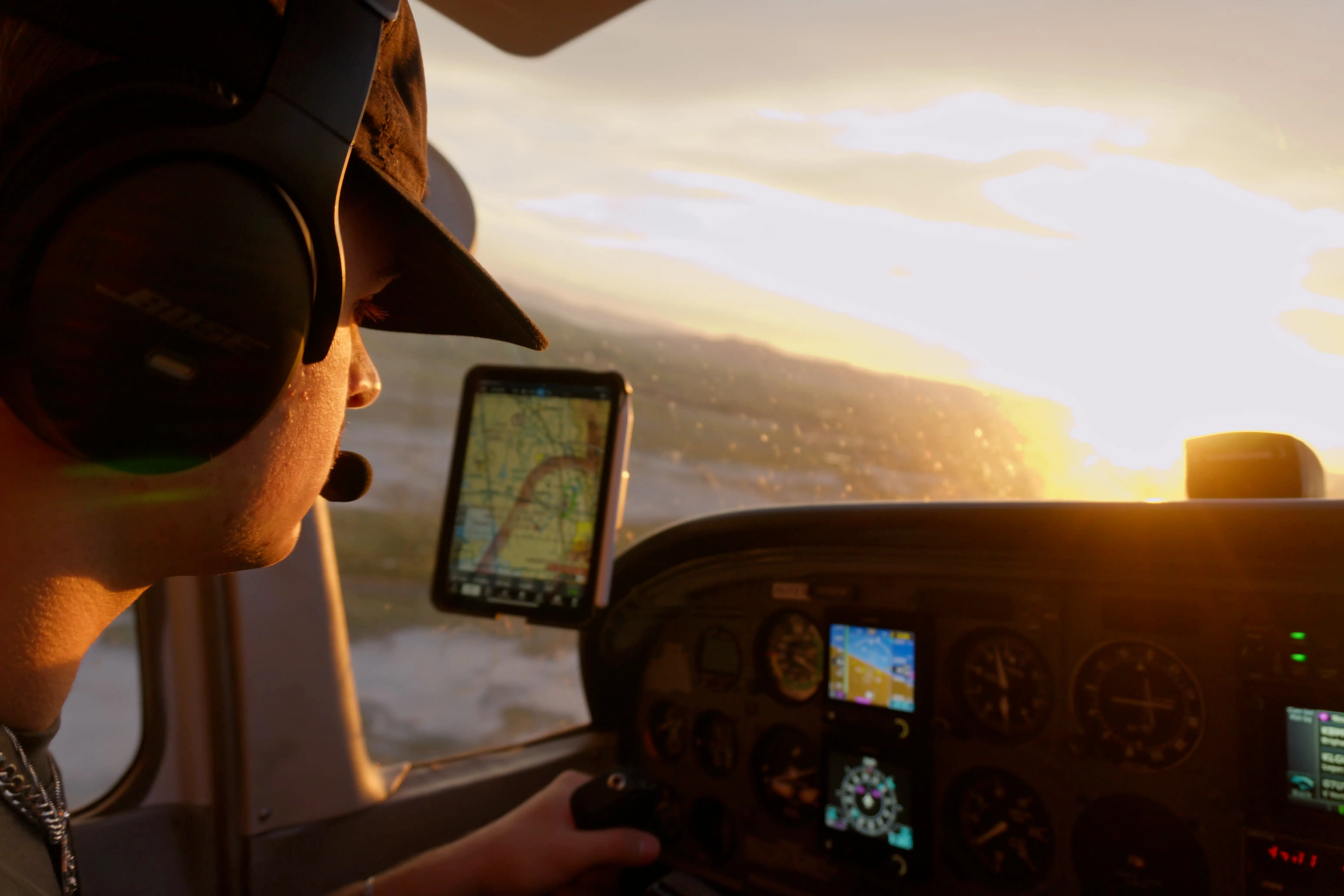 Blitz Aviation Salt City Lake Flight School Utah - Plane flying over Ohio mountains