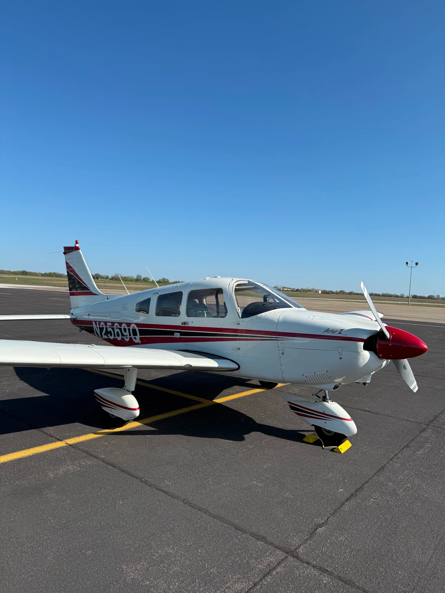 Exterior of Piper PA-28-181 on the ramp
